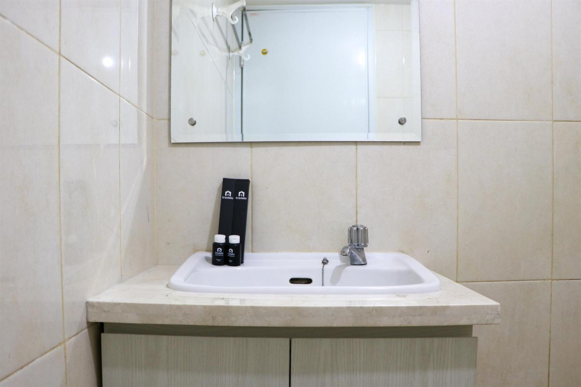 Full Furnished With Simply Look At Springlake Summarecon By Travelio Apartemen