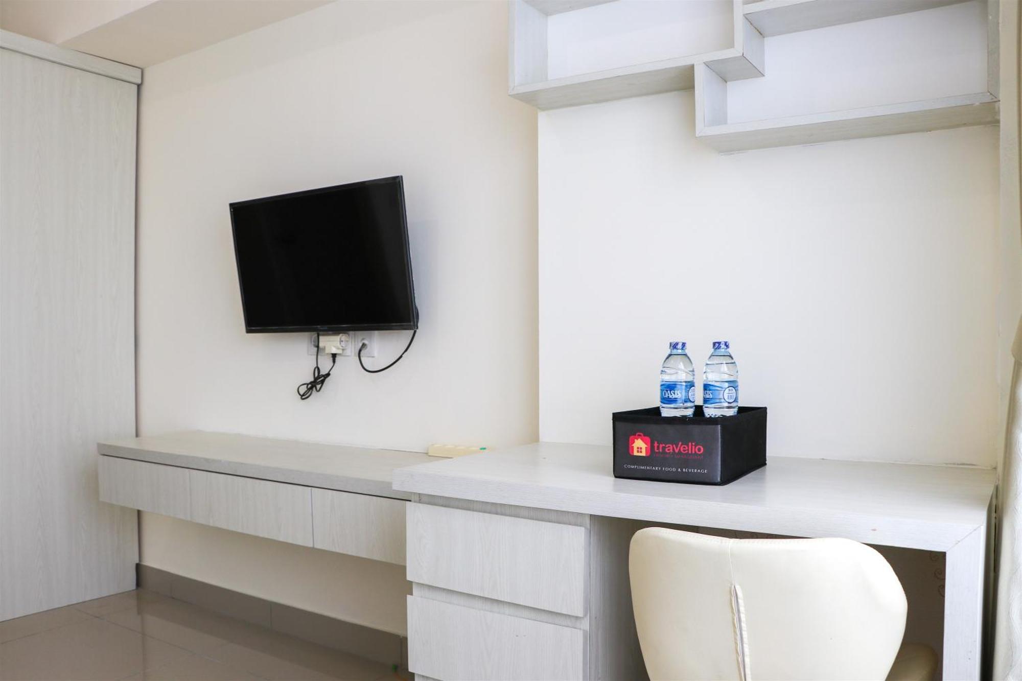 Full Furnished With Simply Look At Springlake Summarecon By Travelio Apartemen *