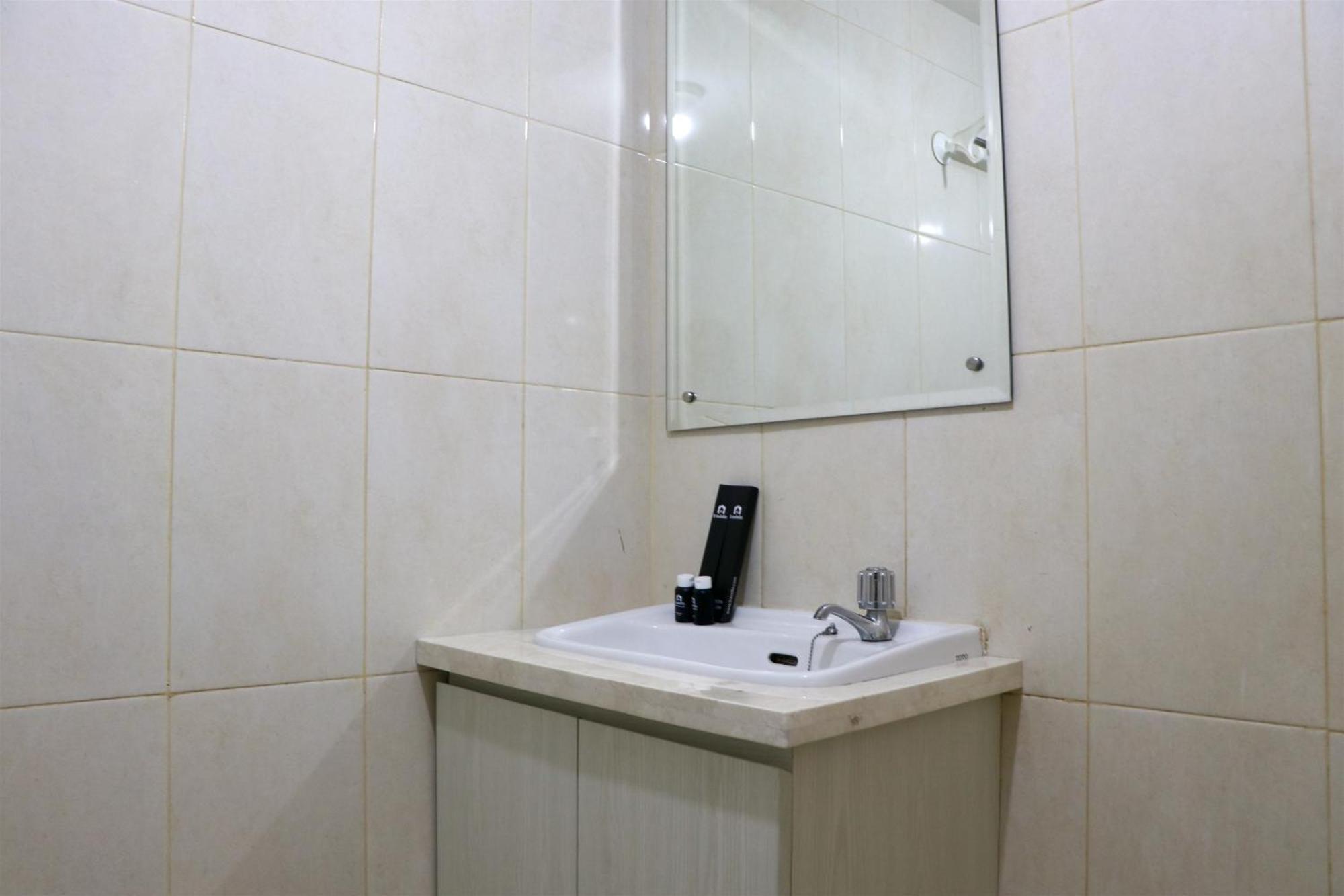 Apartemen Full Furnished With Simply Look At Springlake Summarecon By Travelio *